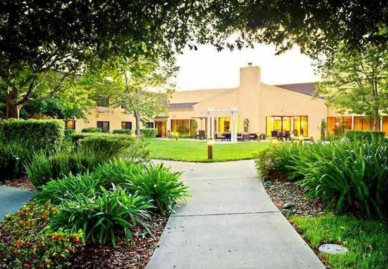 Courtyard By Marriott Vacaville Bagian luar foto